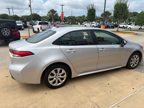 Used 2024 Toyota Corolla LE FWD image 20