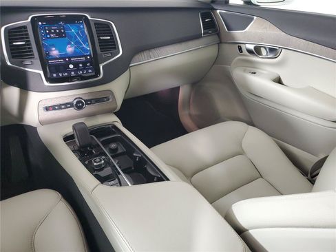 Certified 2023 Volvo XC90 B6 Core w/ Protection Package Premier AWD/4WD image 17