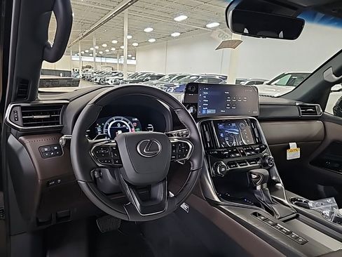 New 2024 Lexus LX 600 4WD w/ Luxury Package image 14