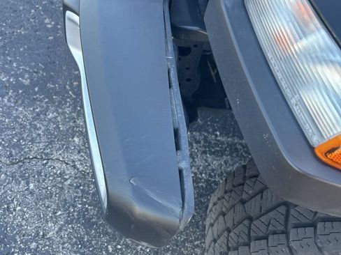 Used 2023 Jeep Gladiator Sport AWD/4WD image 2