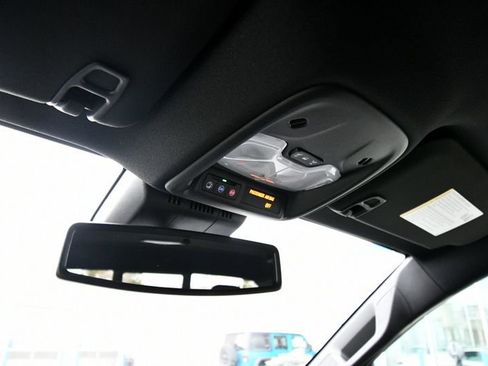 Used 2024 Chevrolet Colorado Z71 w/ Z71 Convenience Package 2 AWD/4WD image 59