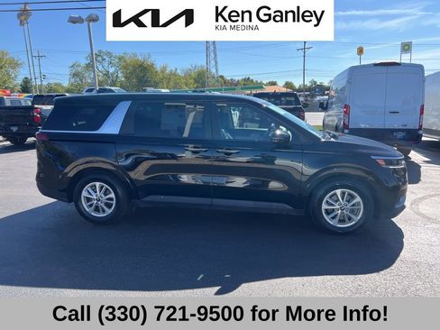 Certified 2024 Kia Carnival LX image 8