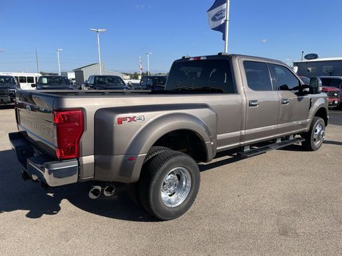 Used 2022 Ford F350 XLT w/ FX4 Off-Road Package image 4