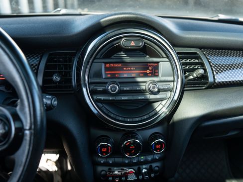 Used 2015 MINI Cooper S image 28