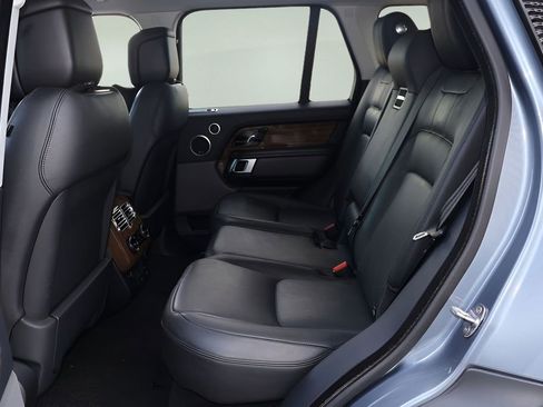 Used 2018 Land Rover Range Rover HSE image 14