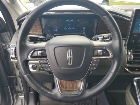 Used 2024 Lincoln Navigator Black Label AWD/4WD image 11