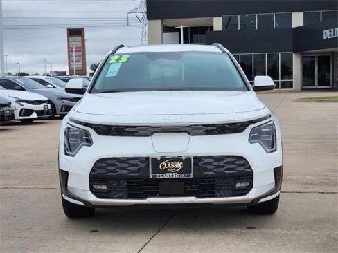 Used 2023 Kia Niro Wave image 2