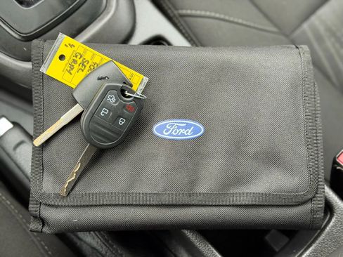 Used 2017 Ford Focus SEL image 33