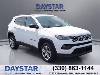 Used 2024 Jeep Compass Latitude image 1