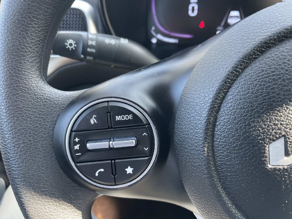 Used 2023 Kia Soul LX FWD image 29