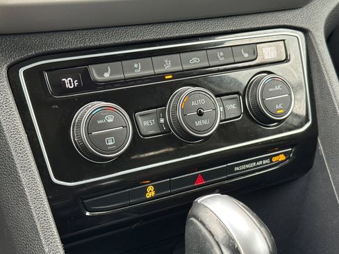 Used 2023 Volkswagen Atlas SEL Premium image 22