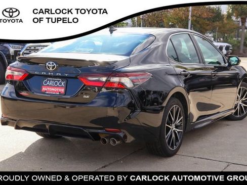 Used 2023 Toyota Camry SE image 3