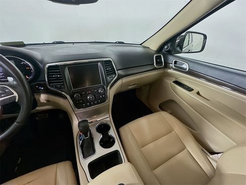 Used 2017 Jeep Grand Cherokee Limited image 11