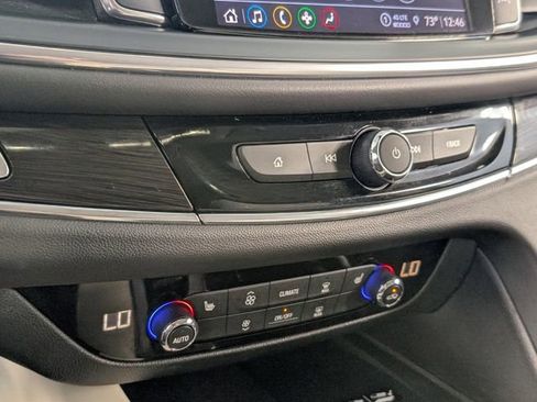 Used 2023 Buick Enclave Essence image 21