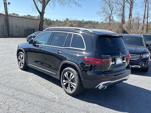 Certified 2025 Mercedes-Benz GLB 250 image 8