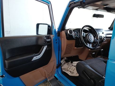 Used 2011 Jeep Wrangler Sahara w/ Trailer Tow Group AWD/4WD image 18