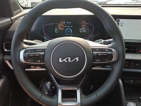Certified 2025 Kia Sportage X-Line AWD/4WD image 18