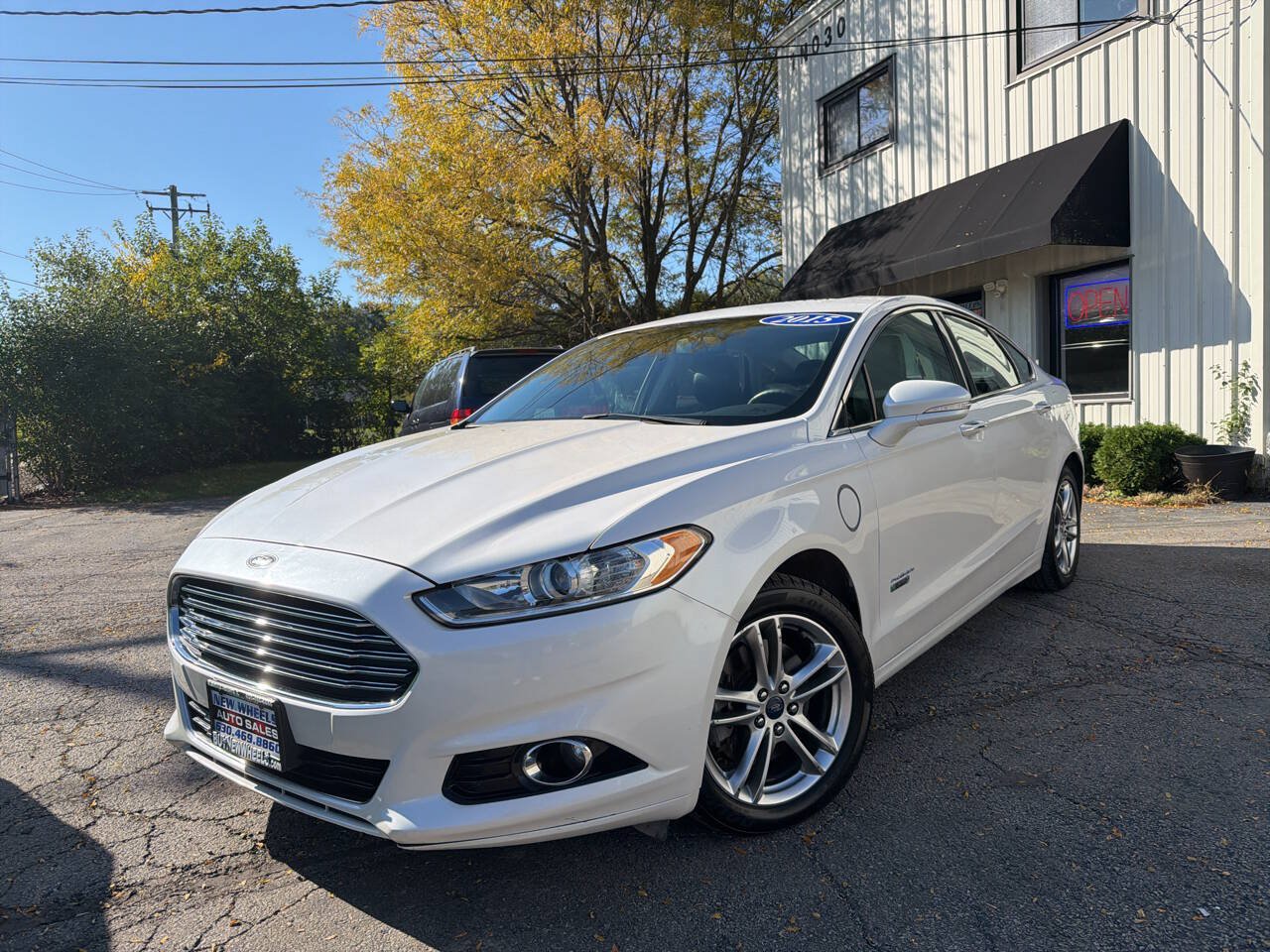 Used 2015 Ford Fusion Energi Titanium FWD image 1