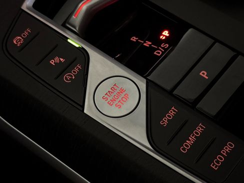 New 2026 BMW 330i xDrive Sedan w/ M Sport Package image 28