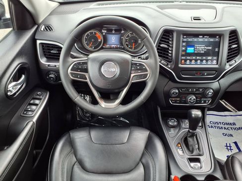 Used 2022 Jeep Cherokee Latitude Lux w/ Sun & Sound Group AWD/4WD image 3
