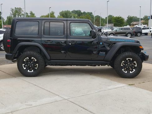 Used 2024 Jeep Wrangler Unlimited Rubicon 4xe w/ Convenience Group AWD/4WD image 17