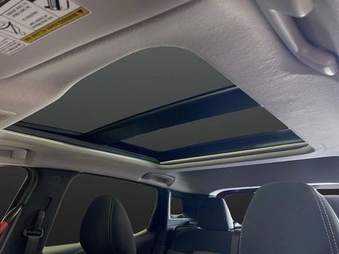 Used 2025 Nissan Kicks SV w/ SV Premium Package image 7