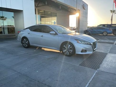 Used 2019 Nissan Altima 2.5 SL FWD image 9