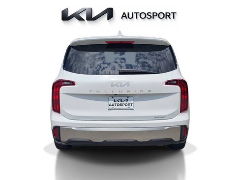 Certified 2025 Kia Telluride LX FWD image 11