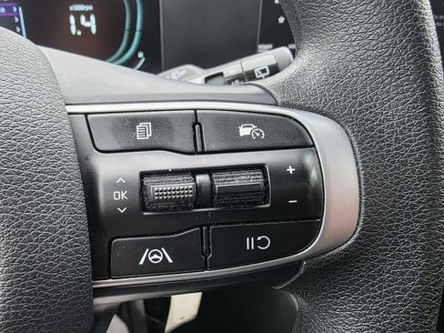 Used 2023 Kia Sportage LX image 18