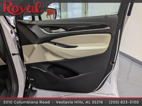 Used 2021 Buick Enclave Essence w/ Sport Touring Edition image 7