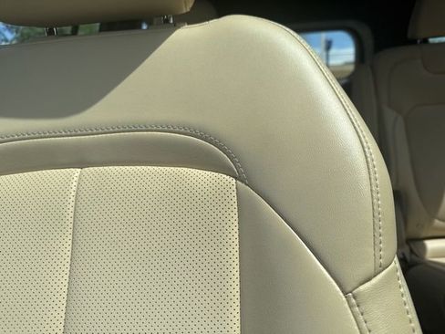 Used 2023 Jeep Grand Cherokee L Limited w/ Luxury Tech Group II image 7