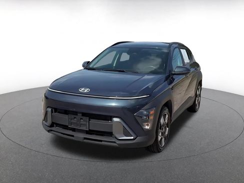 Used 2025 Hyundai Kona SEL FWD image 5
