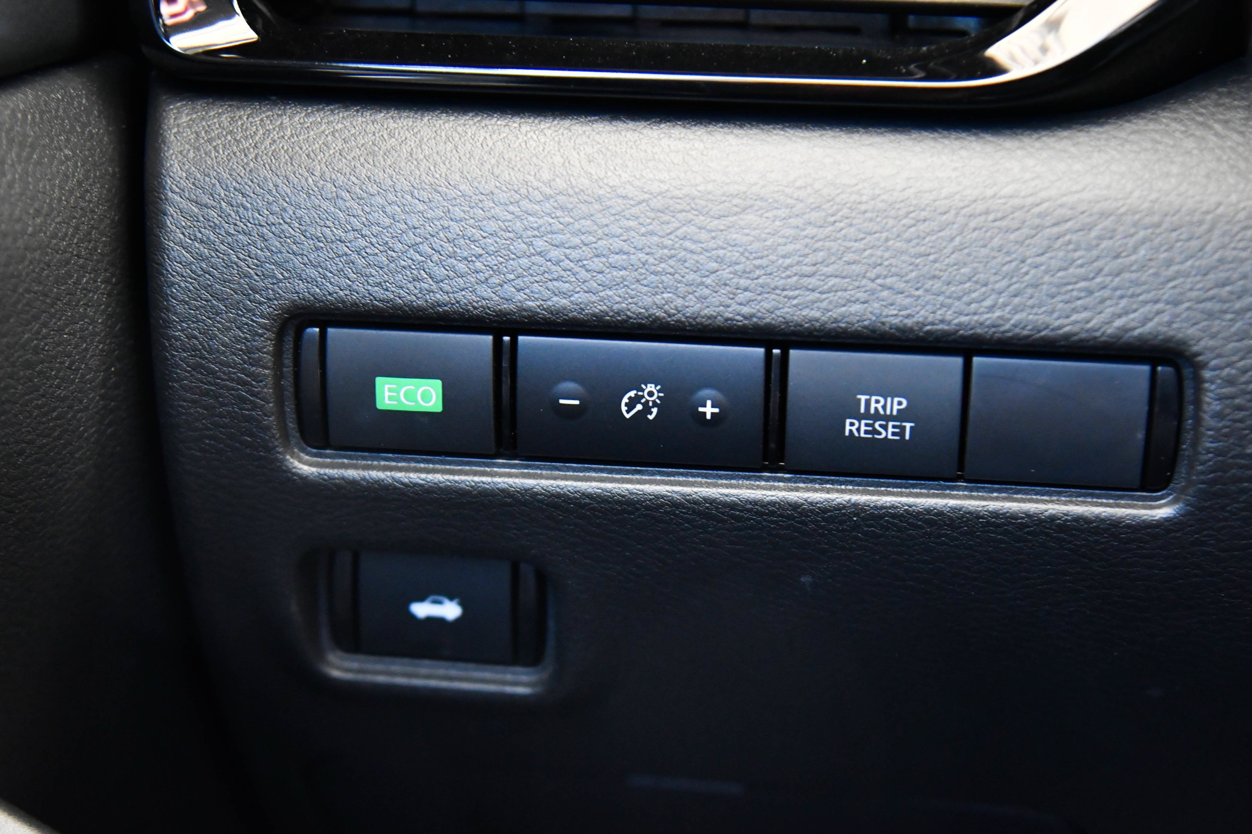 Used 2025 Nissan Sentra SV FWD image 28