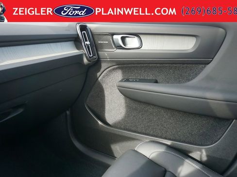 Used 2024 Volvo XC40 B5 Plus w/ Protection Package Premier AWD/4WD image 36
