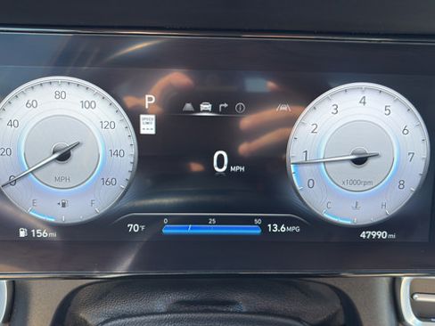 Used 2024 Hyundai Elantra Limited FWD image 11