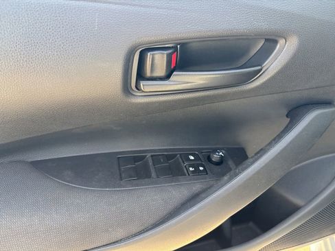 Used 2025 Toyota Corolla LE image 13