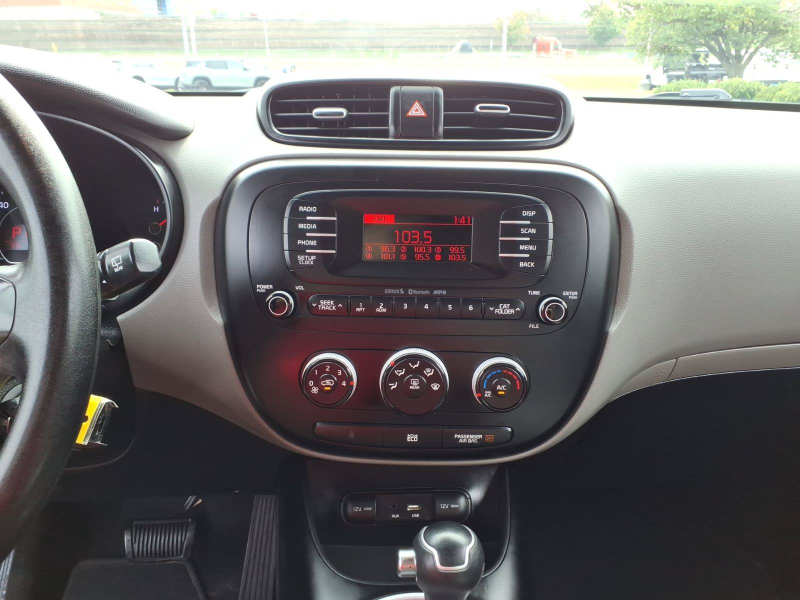 Used 2015 Kia Soul FWD image 9