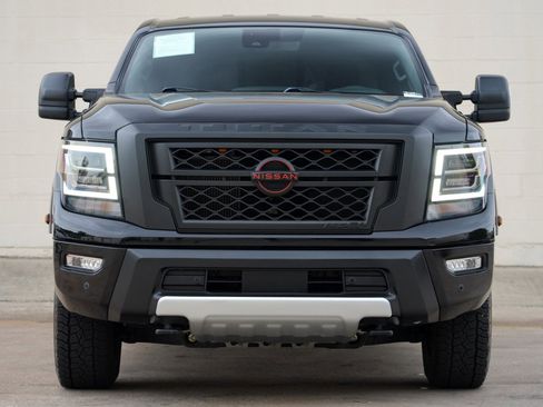 Used 2023 Nissan Titan PRO-4X AWD/4WD image 7