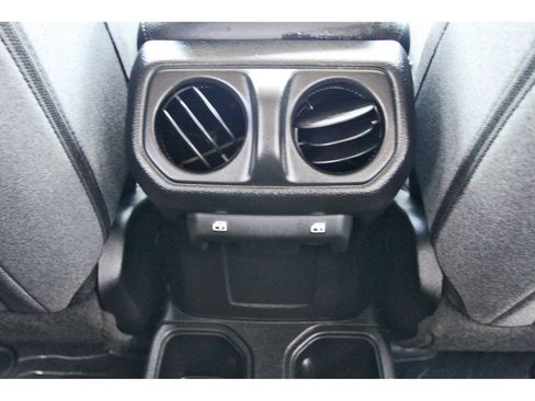 Used 2025 Jeep Wrangler Unlimited Sport AWD/4WD image 15