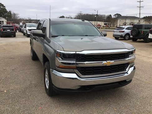 Used 2017 Chevrolet Silverado 1500 LT w/ Trailering Package image 5