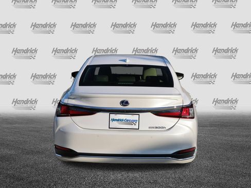 Used 2020 Lexus ES 300h w/ Premium Package FWD image 8