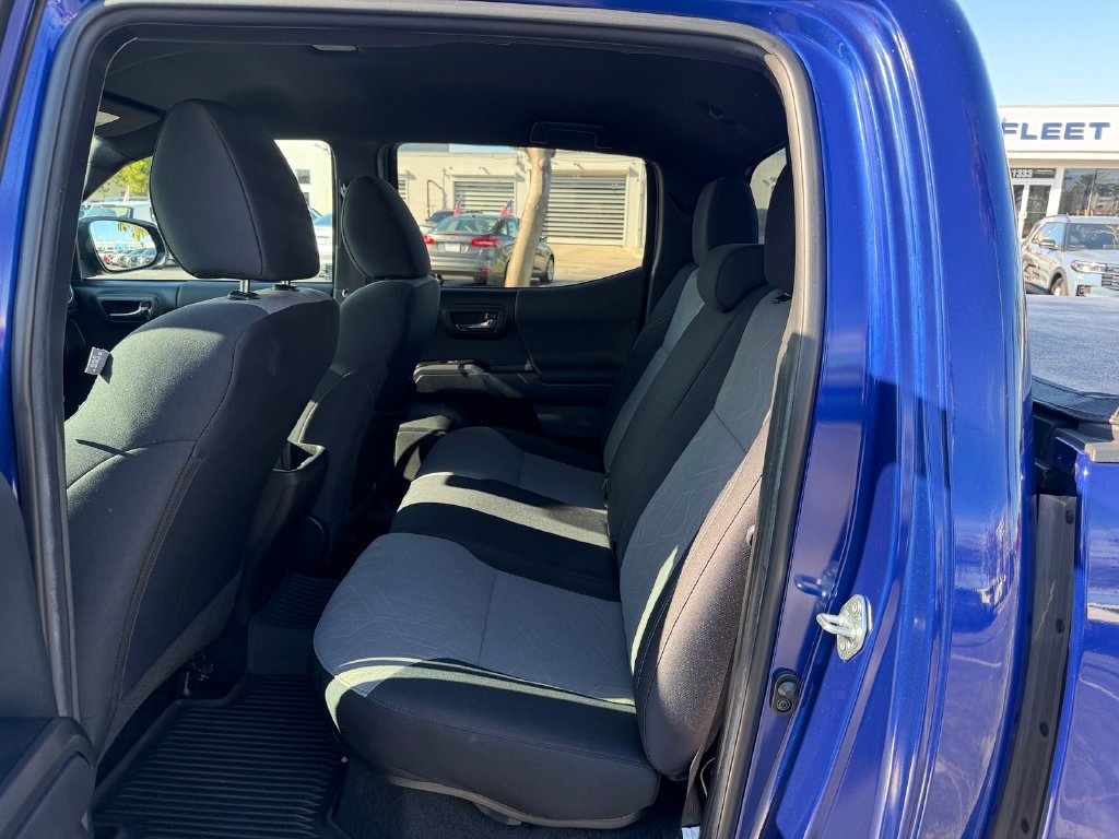 Used 2022 Toyota Tacoma TRD Sport w/ Black Out Package (TMS) AWD/4WD image 11