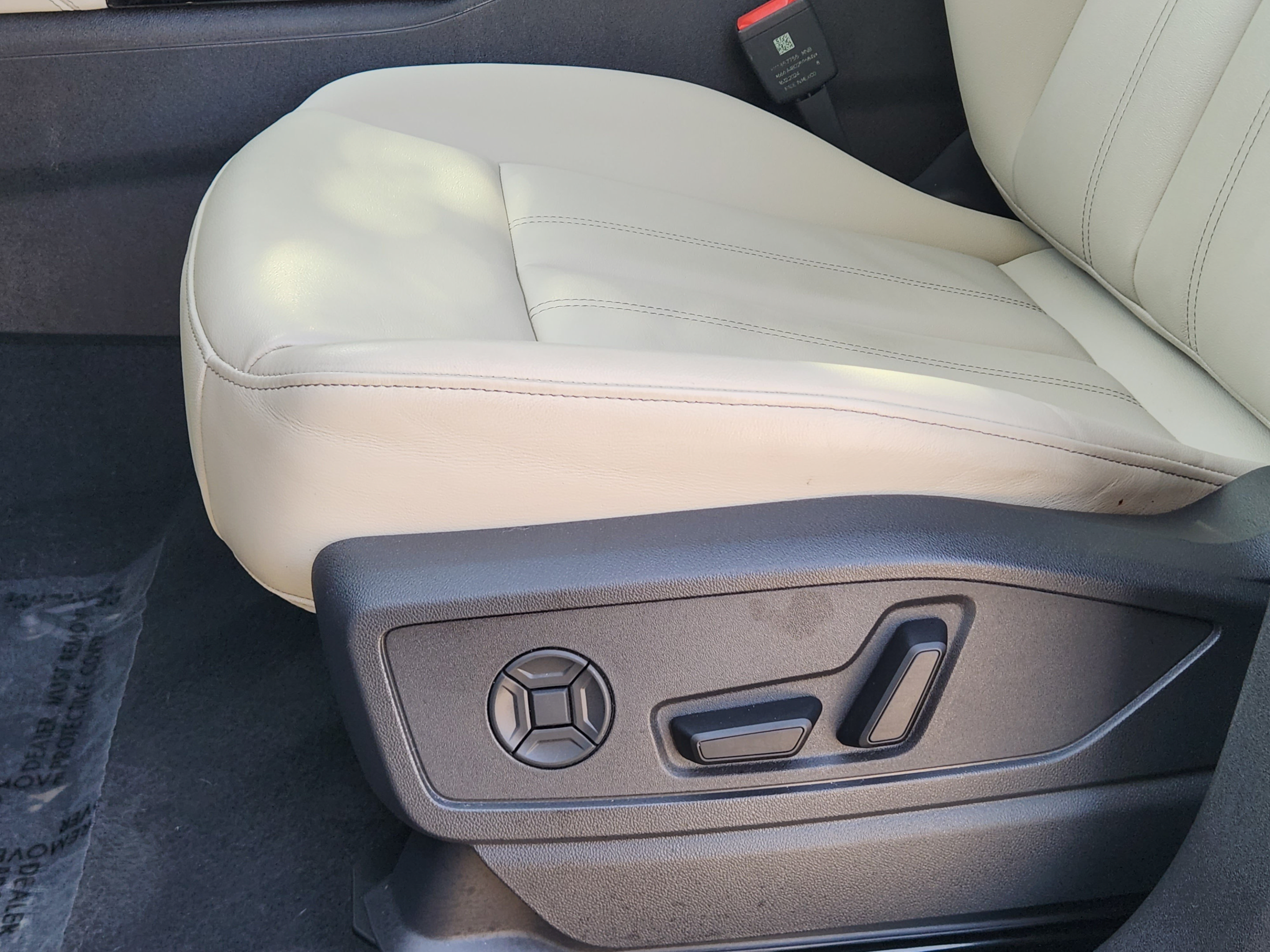 Used 2025 Audi Q5 Premium AWD/4WD image 17