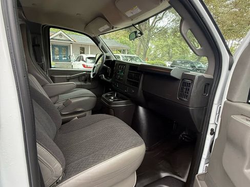 Used 2024 GMC Savana 2500 w/ Driver Convenience Package image 12