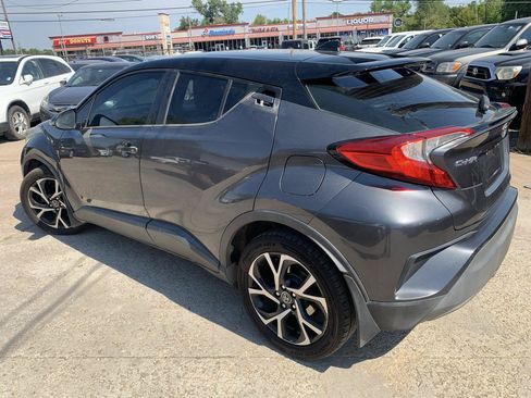 Used 2018 Toyota C-HR XLE FWD image 6