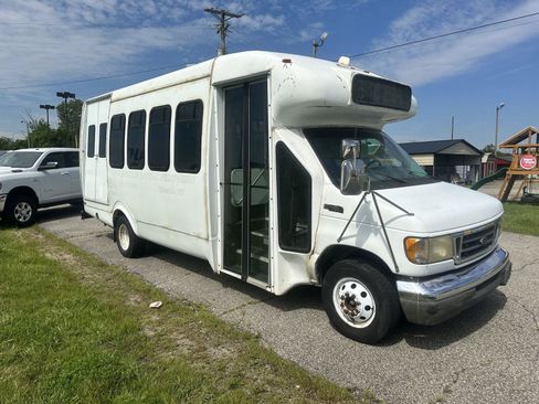 Used 2003 Ford E-450 and Econoline 450 RWD image 26