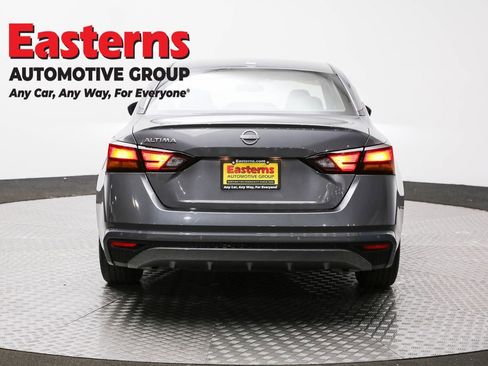 Used 2025 Nissan Altima 2.5 SV image 6