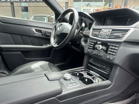 Used 2010 Mercedes-Benz E 550 Sedan image 26