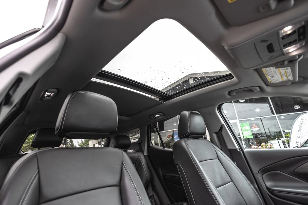 Used 2024 GMC Terrain SLT w/ Tech Package AWD/4WD image 31