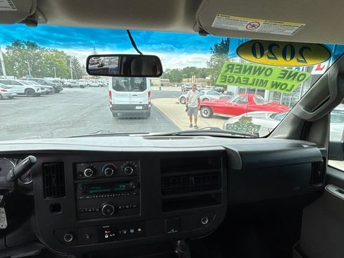 Used 2020 Chevrolet Express 2500 Extended RWD image 12